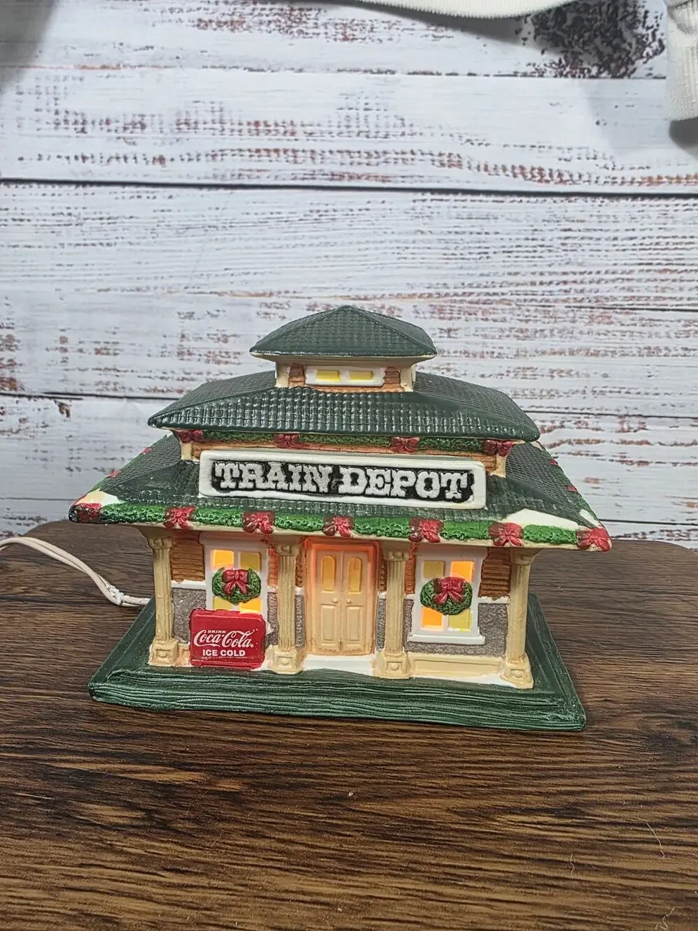 VTG Coca-Cola Pembertown Train Depot Lighted Village House Christmas 1990s